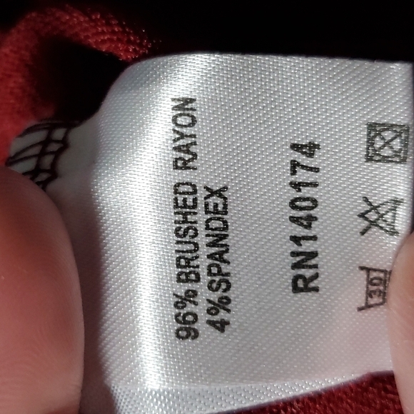 Reborn - 3/4 sleeve top burgandy half button - Picture 5 of 5